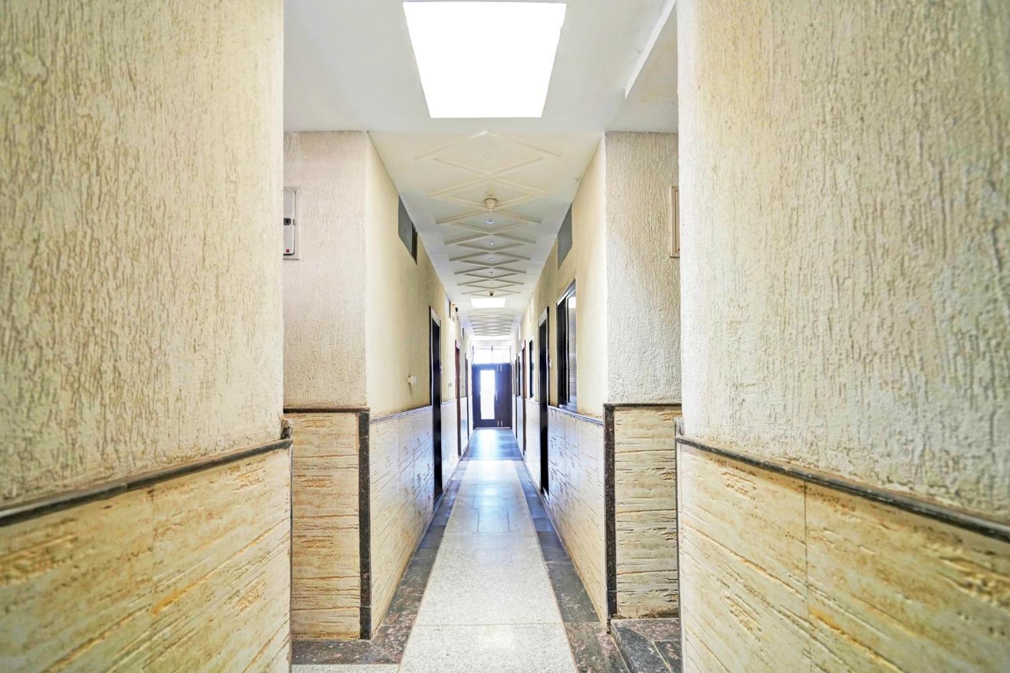 Super Hotel O Shri Shiva Palace Rāipur Kültér fotó