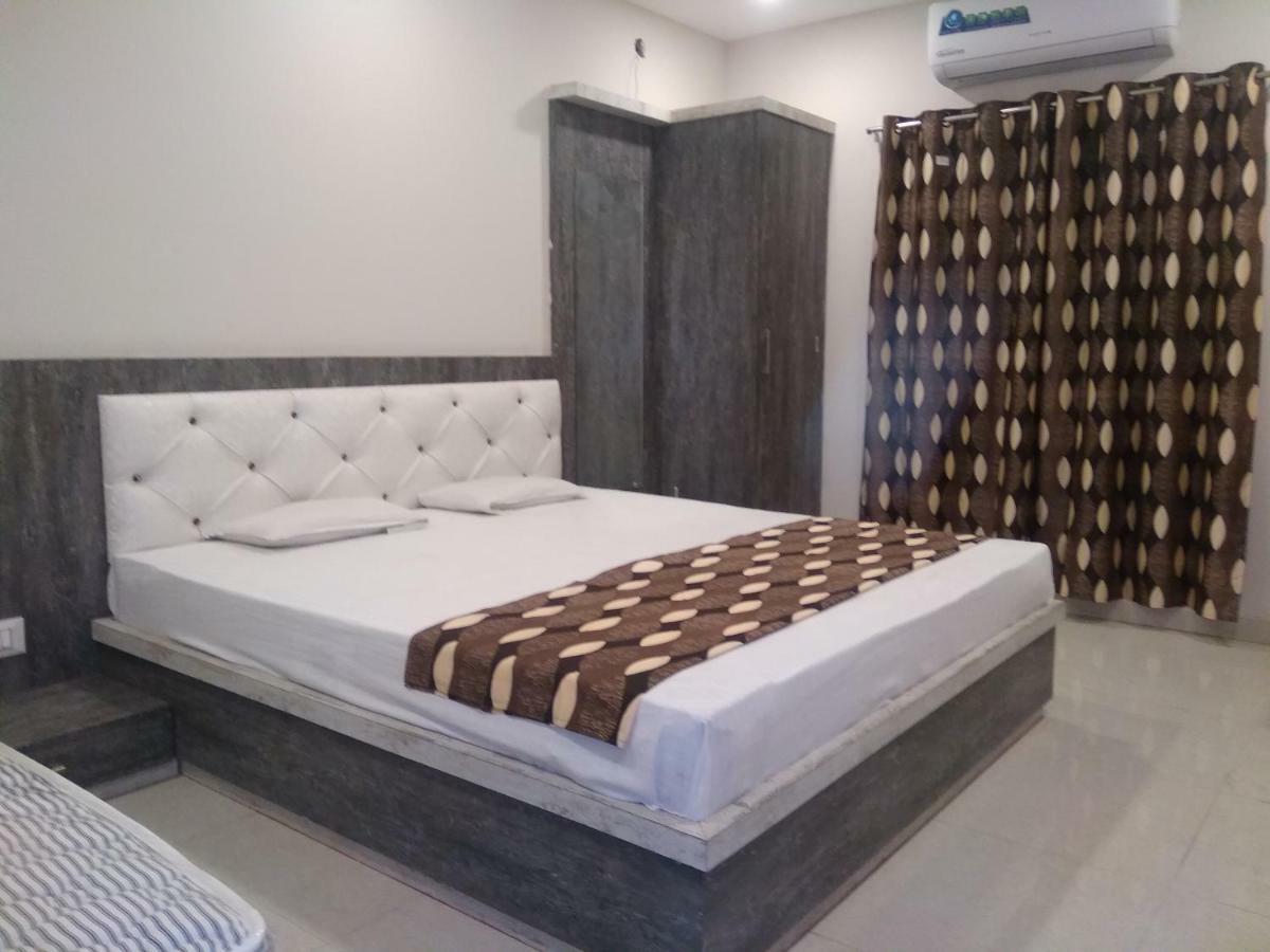 Super Hotel O Shri Shiva Palace Rāipur Kültér fotó