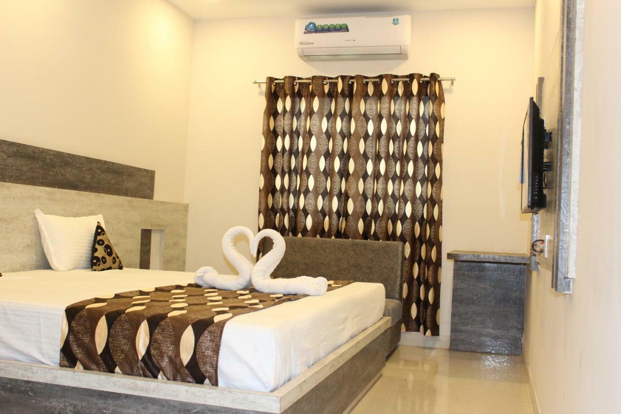 Super Hotel O Shri Shiva Palace Rāipur Kültér fotó