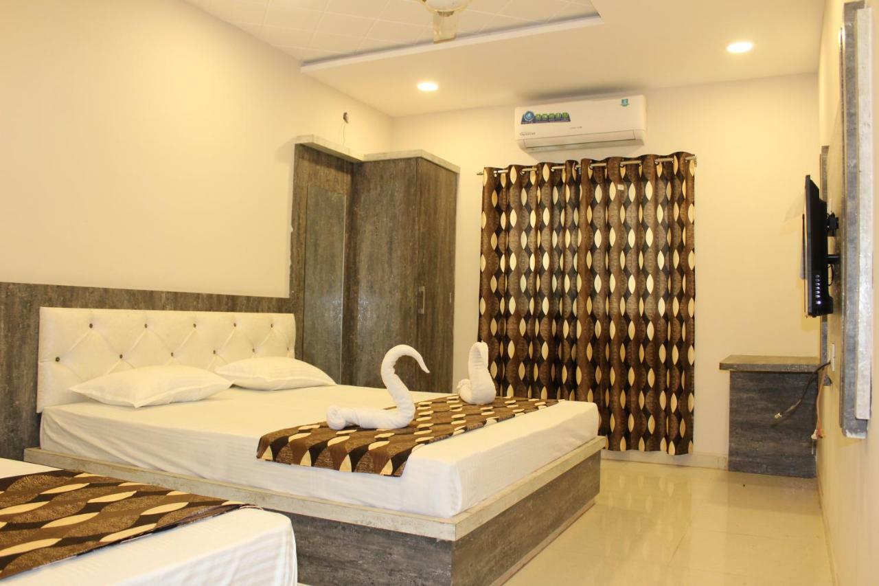 Super Hotel O Shri Shiva Palace Rāipur Kültér fotó