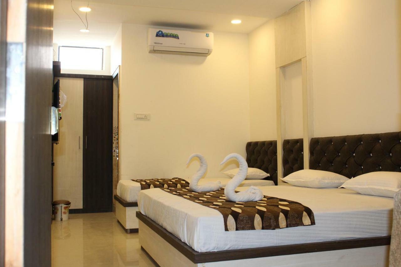 Super Hotel O Shri Shiva Palace Rāipur Kültér fotó