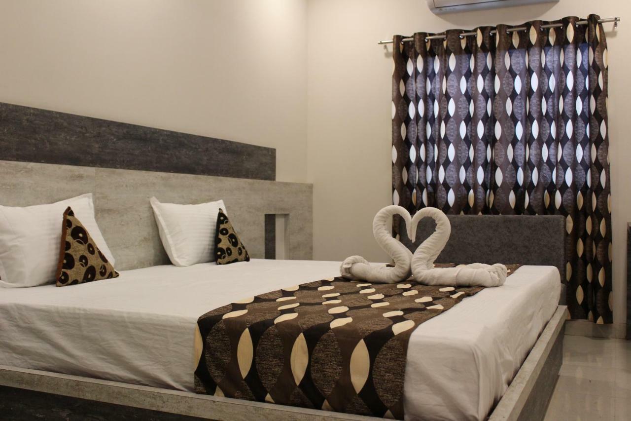 Super Hotel O Shri Shiva Palace Rāipur Kültér fotó