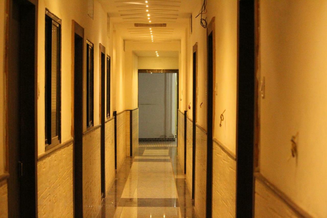 Super Hotel O Shri Shiva Palace Rāipur Kültér fotó